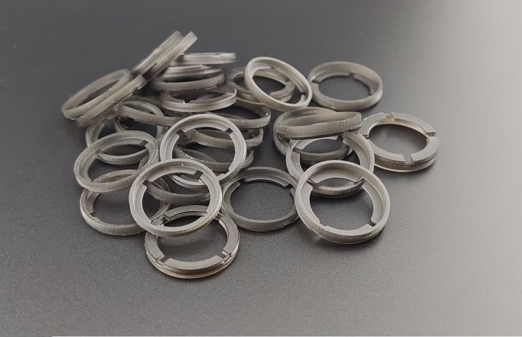 Protektory kapsle oslonki zetony czarne.jpg