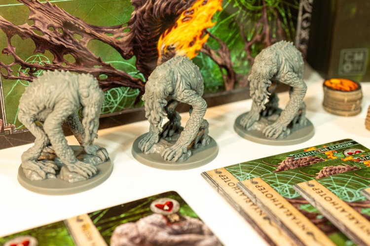 death-may-die-kampania-4-dodatek-cthulhu-figurki.jpg